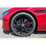 Jaguar XE - 2.0 D200 R-Dynamic SE Black 4dr Auto