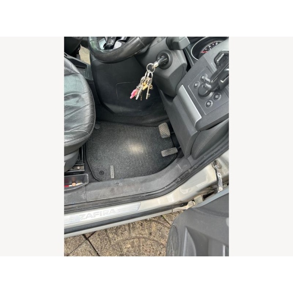 Vauxhall Zafira - 1.8 16V Elite MPV 5dr Petrol Easytronic Euro 4 (140 ps)