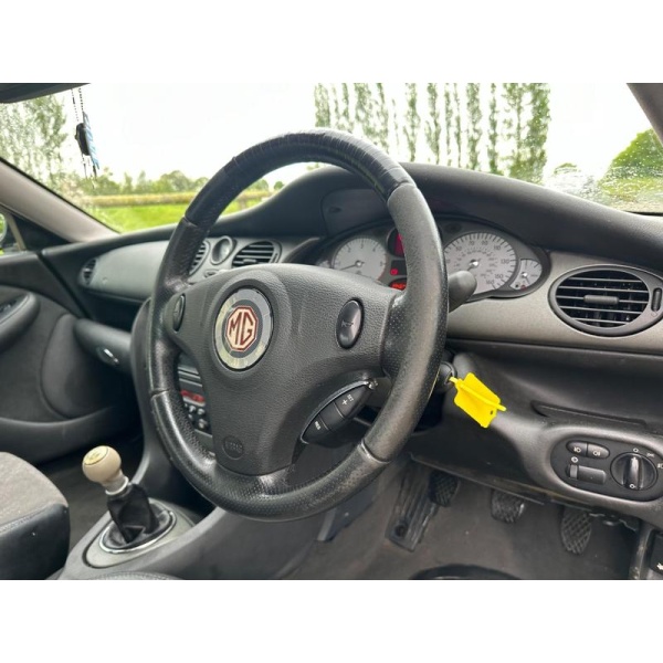MG ZT - 2.0 135 CDTi + Saloon 4dr Diesel Manual (163 g/km, 129 bhp)
