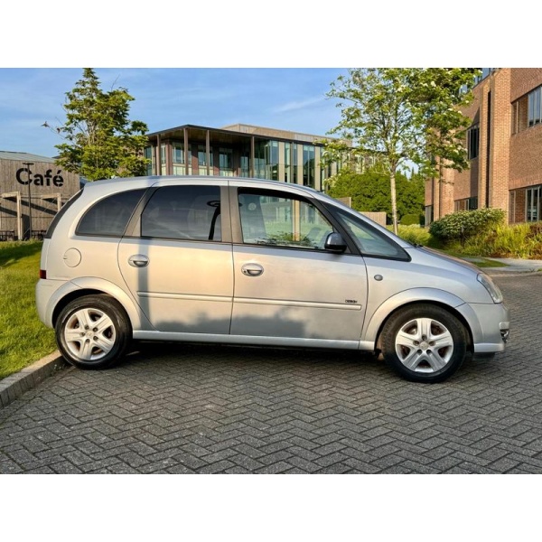 Vauxhall Meriva - 1.8i 16v Design 5dr (a/c)