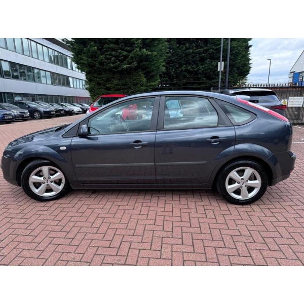 Ford Focus - 1.6 Zetec Climate 5dr
