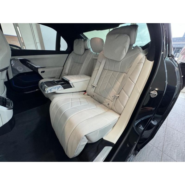 BMW i7 - M70e 105.7kWh Saloon 4dr Electric Auto xDrive (659 ps)