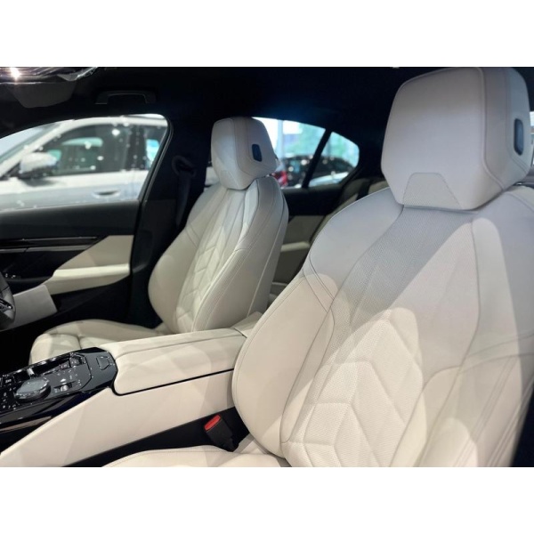 BMW 5 Series - 2.0 530e 22.1kWh M Sport Steptronic Euro 6 (s/s) 4dr