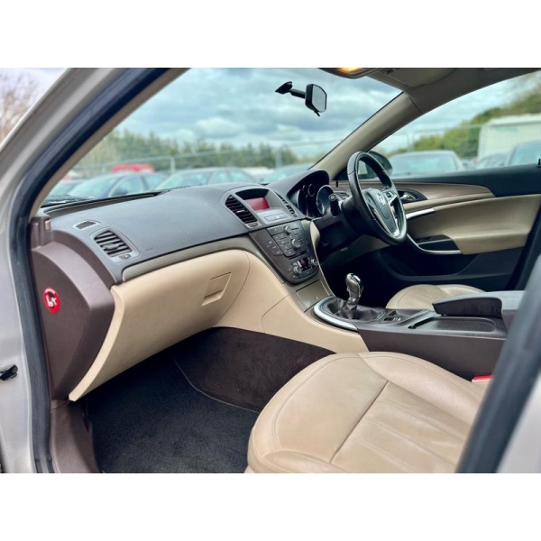 Vauxhall Insignia - 1.8i 16v Exclusiv Euro 5 4dr