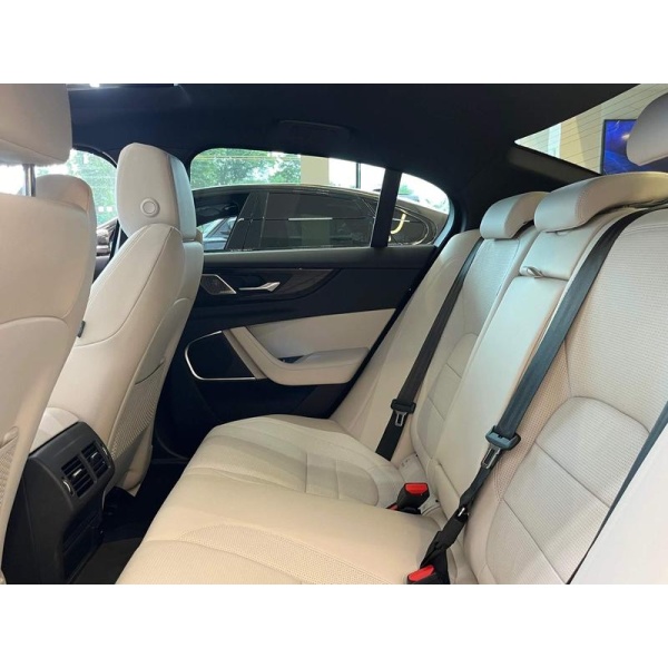 Jaguar XE - 2.0 P300i Sport Auto AWD Euro 6 (s/s) 4dr