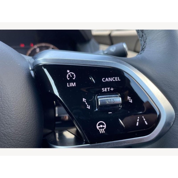 Jaguar XE - 2.0 D200 R-Dynamic SE Black 4dr Auto