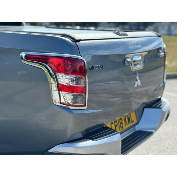 Mitsubishi L200 - 2.4 DI-D 4WD BARBARIAN DCB 178 BHP NO VAT NO VAT !!!!!!