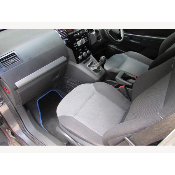 Vauxhall Zafira - 1.6 16V Exclusiv MPV 5dr Petrol Manual Euro 5 (115 ps)