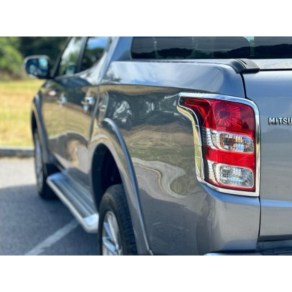 Mitsubishi L200 - 2.4 DI-D 4WD BARBARIAN DCB 178 BHP NO VAT NO VAT !!!!!!