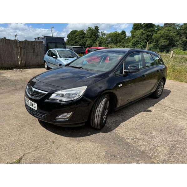 Vauxhall Astra - 1.7 CDTi ecoFLEX Exclusiv Sports Tourer 5dr Diesel Manual Euro 5 (110 ps)