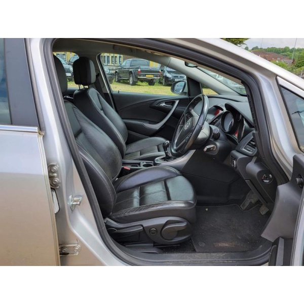 Vauxhall Astra - 1.4T 16v Elite Euro 5 5dr
