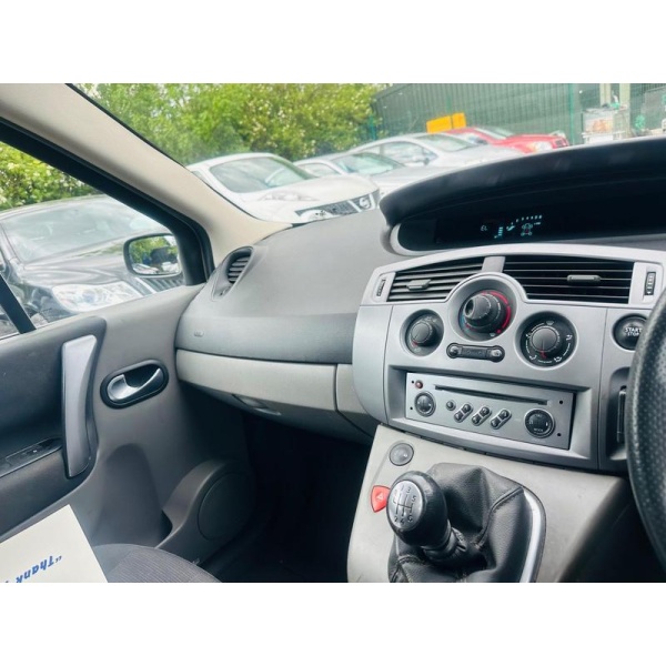 Renault Scenic - 1.6 VVT Dynamique 5dr