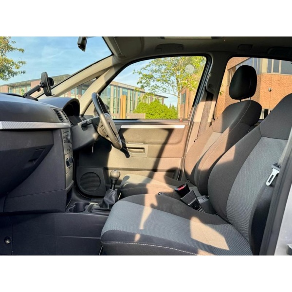 Vauxhall Meriva - 1.8i 16v Design 5dr (a/c)