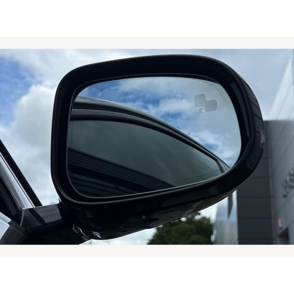 Jaguar XE - 2.0 D200 MHEV R-Dynamic SE Black Auto Euro 6 (s/s) 4dr