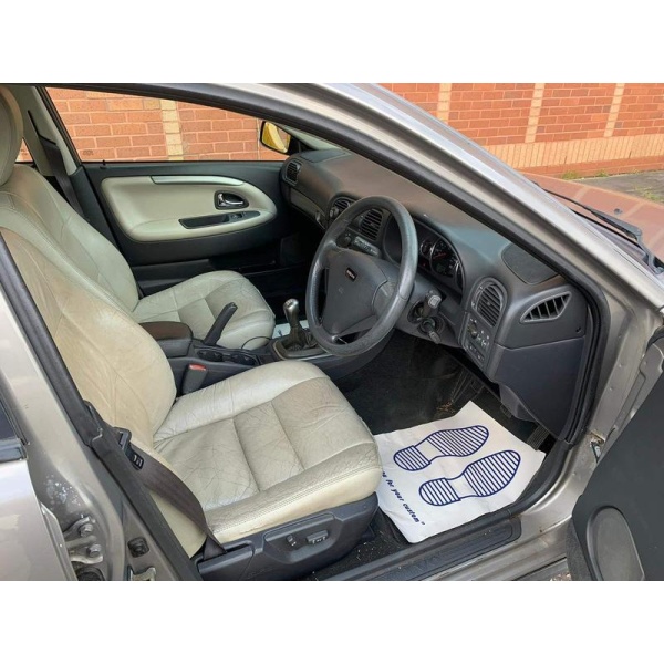 Volvo V40 - 1.9 Sport Lux 5dr