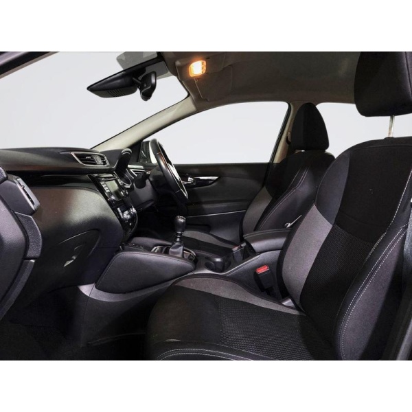 Nissan Qashqai - 1.3 DIG-T ACENTA PREMIUM 5d 158 BHP | Extended Warranties| AA Coverage*