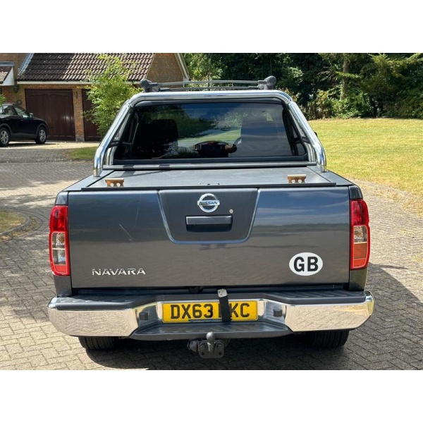 Nissan Navara - 2.5 dCi Tekna Auto 4WD Euro 5 4dr