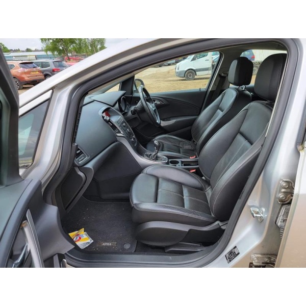 Vauxhall Astra - 1.4T 16v Elite Euro 5 5dr