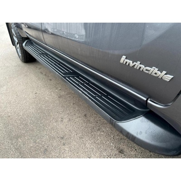 Toyota Hilux - D-4D Invincible Pickup 2.4 Manual Diesel