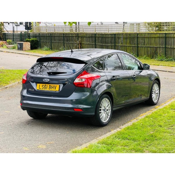 Ford Focus - 1.6 Zetec Euro 5 5dr