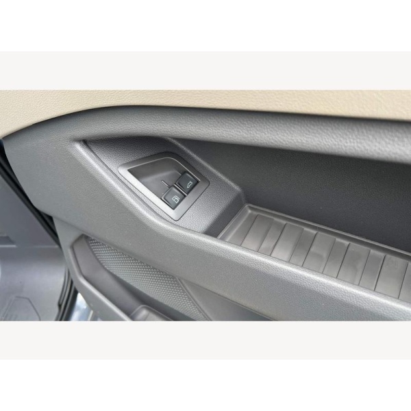 Volkswagen Multivan - 1.4 TSI 13kWh Style DSG L2 Euro 6 (s/s) 5dr
