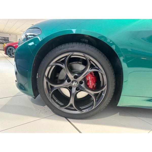 Alfa Romeo Giulia - 2.0T Tributo Italiano Auto Euro 6 (s/s) 4dr