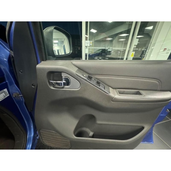 Nissan Navara - 2.5 dCi Tekna 4WD Euro 5 4dr