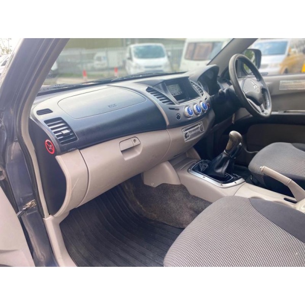 Mitsubishi L200 - 2.5 DI-D Warrior 4WD 4dr