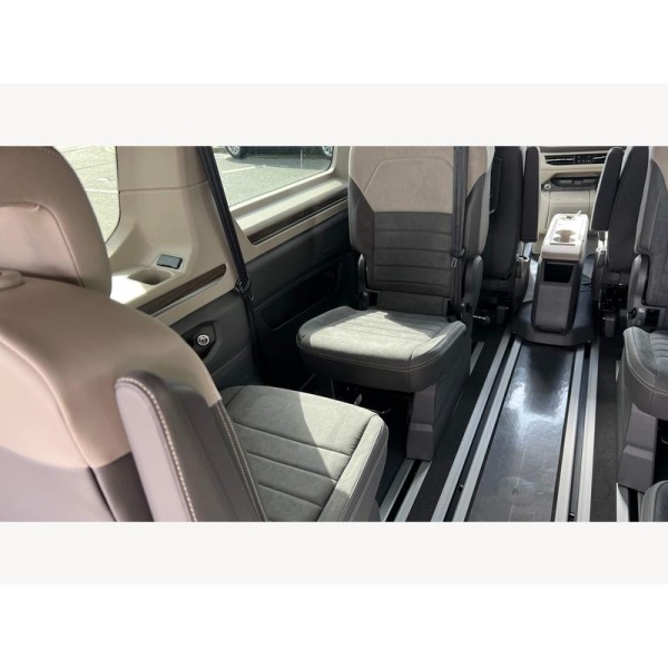 Volkswagen Multivan - 1.4 TSI 13kWh Style DSG L2 Euro 6 (s/s) 5dr