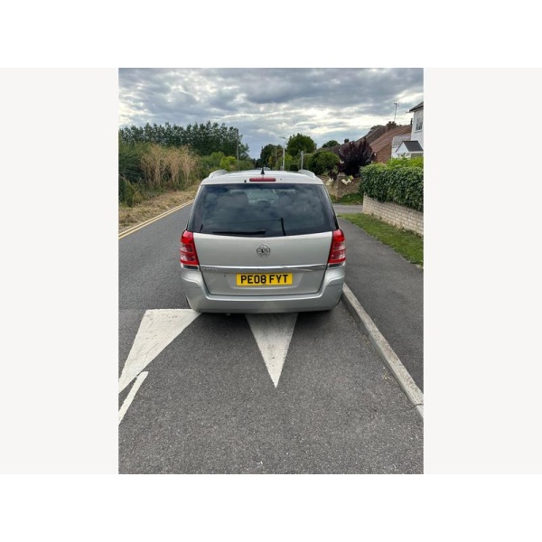 Vauxhall Zafira - 1.8 16V Elite MPV 5dr Petrol Easytronic Euro 4 (140 ps)