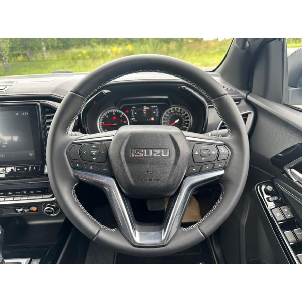 Isuzu D-max - 1.9 TD V-Cross Auto 4WD Euro 6 (s/s) 4dr
