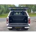 Isuzu D-max - 1.9 TD V-Cross Auto 4WD Euro 6 (s/s) 4dr