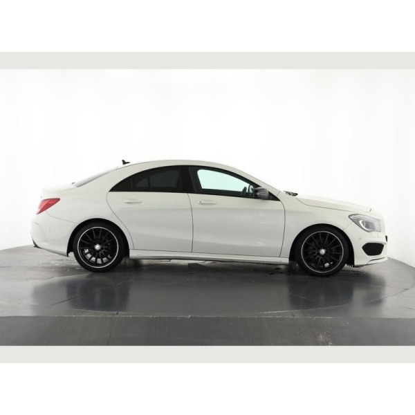 Mercedes-Benz CLA Class - CLA 220 D AMG LINE 2.1 4dr