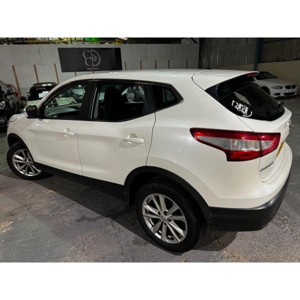 Nissan Qashqai - 1.2 DIG-T Acenta 2WD Euro 5 (s/s) 5dr