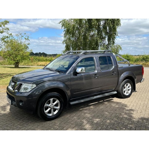 Nissan Navara - 2.5 dCi Tekna Auto 4WD Euro 5 4dr