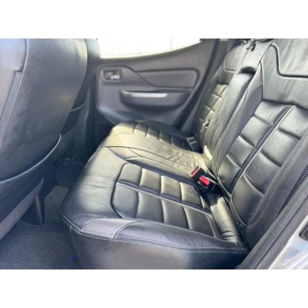 Mitsubishi L200 - 2.4 DI-D 4WD BARBARIAN DCB 178 BHP NO VAT NO VAT !!!!!!