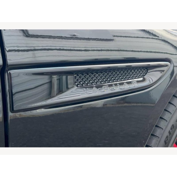 Jaguar XE - 2.0 D200 MHEV R-Dynamic SE Black Auto Euro 6 (s/s) 4dr