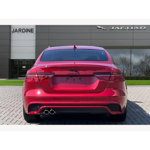 Jaguar XE - 2.0 D200 R-Dynamic SE Black 4dr Auto