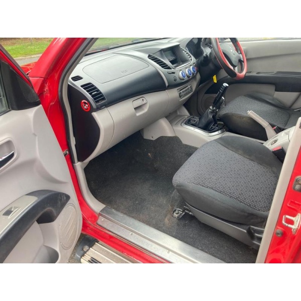 Mitsubishi L200 - 2.5 DI-D Animal Pickup 4dr Diesel Manual 4WD (236 g/km, 165 bhp)