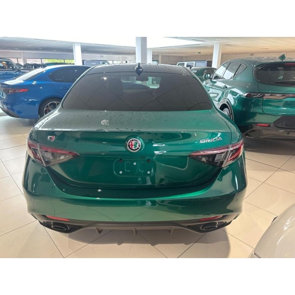 Alfa Romeo Giulia - 2.0T Tributo Italiano Auto Euro 6 (s/s) 4dr
