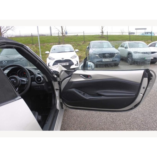 Mazda MX-5 - Roadster 1.5 132ps Exclusive-Line / Black Leather 2dr