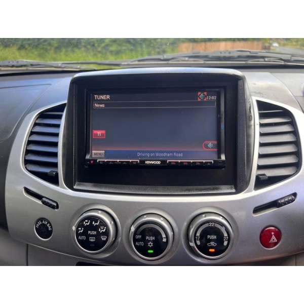 Mitsubishi L200 - 2.5 DI-D Barbarian 4WD Euro 4 4dr (LB)