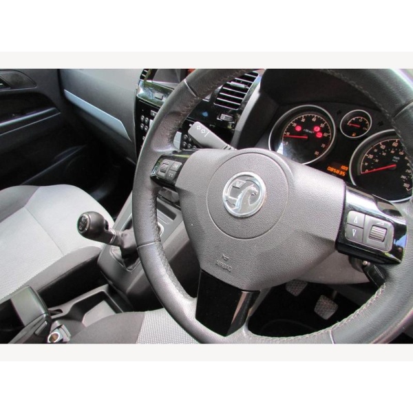 Vauxhall Zafira - 1.6 16V Exclusiv MPV 5dr Petrol Manual Euro 5 (115 ps)