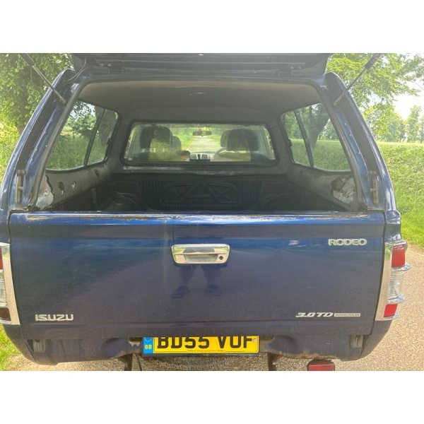 Isuzu Rodeo - 3.0 TD Denver Max LE Pickup 4dr Diesel Manual 4WD (243 g/km, 129 bhp)