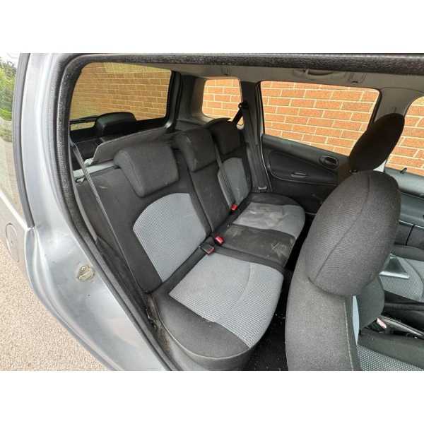 Peugeot 206 SW - 1.4 8v S 5dr (a/c)