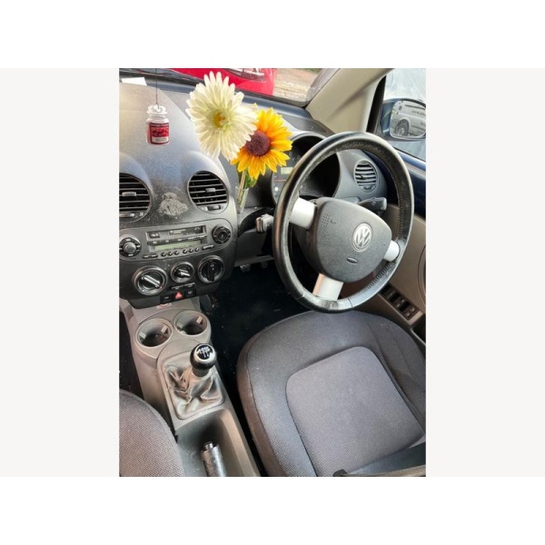 Volkswagen Beetle - 2.0 S Cabriolet 2dr Petrol Manual Euro 4 (115 ps)