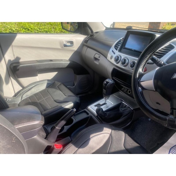 Mitsubishi L200 - 2.5 DI-D Barbarian Auto 4WD Euro 4 4dr (LB)
