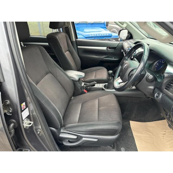 Toyota Hilux - D-4D Invincible Pickup 2.4 Manual Diesel