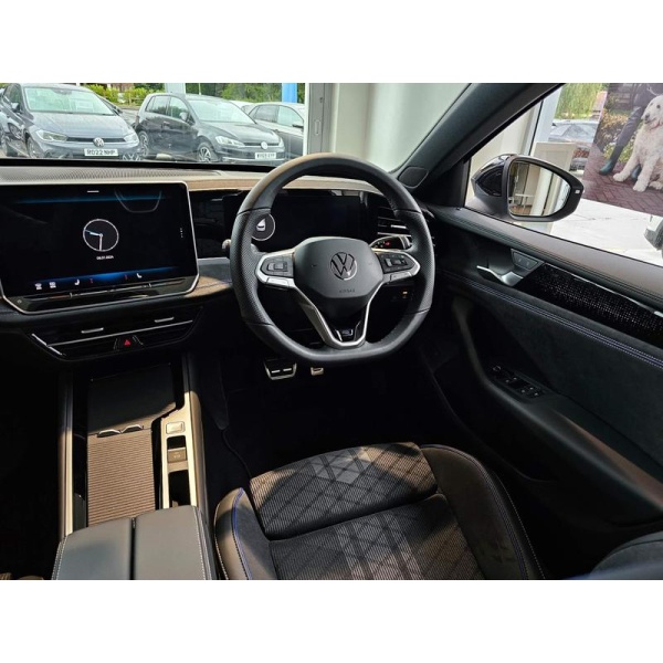 Volkswagen Passat - 1.5 eTSI MHEV R-Line DSG Euro 6 (s/s) 5dr