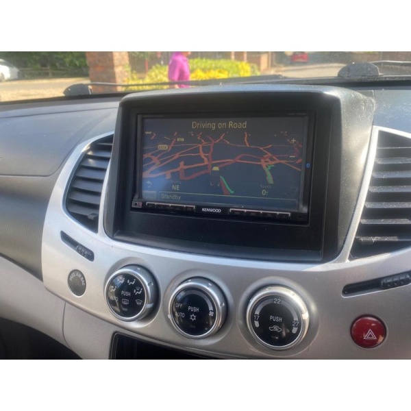 Mitsubishi L200 - 2.5 DI-D Barbarian Auto 4WD Euro 4 4dr (LB)